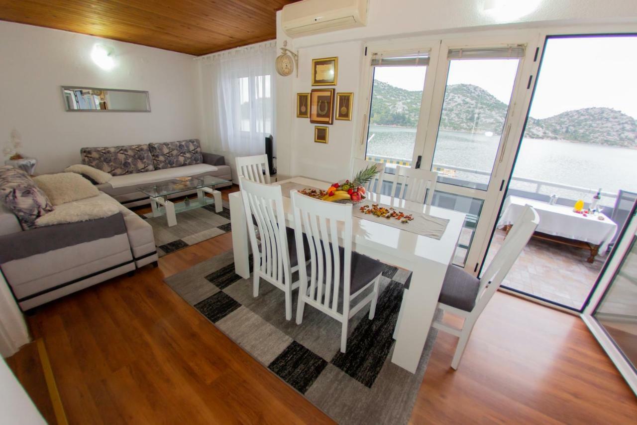 Apartmani Sunset Rogotin Екстер'єр фото