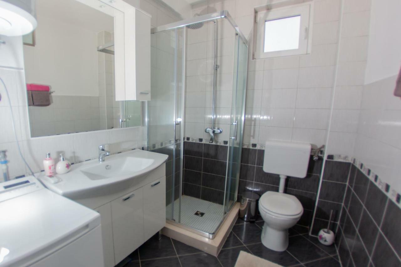 Apartmani Sunset Rogotin Екстер'єр фото